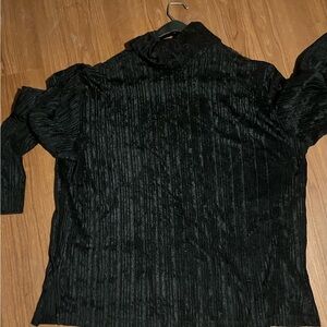 3/$15. Ladies turtle neck L